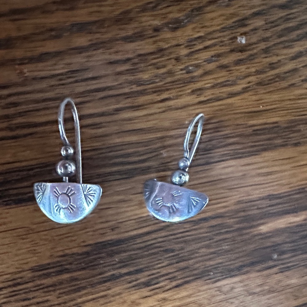 Fashion earrings FREE with purchase